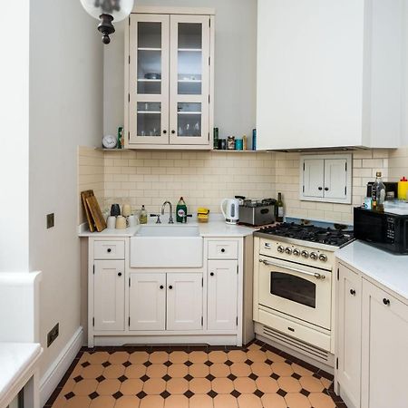 4 Bedroom House Up To 10 People At Heart Of Kensington And Chelsea لندن المظهر الخارجي الصورة