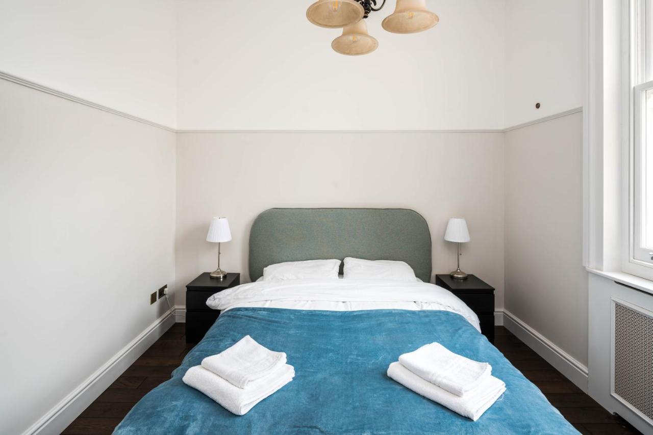 4 Bedroom House Up To 10 People At Heart Of Kensington And Chelsea لندن المظهر الخارجي الصورة