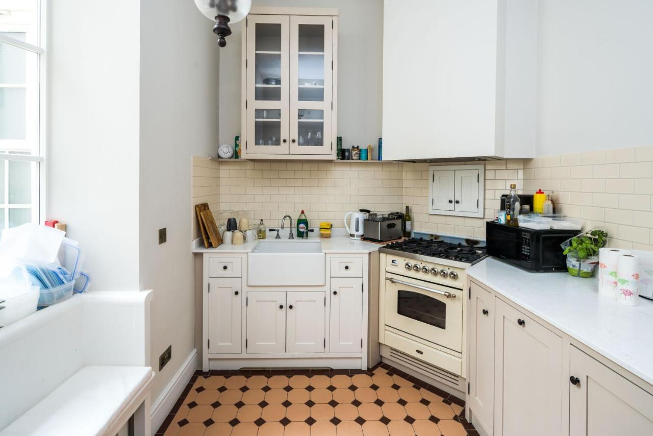 4 Bedroom House Up To 10 People At Heart Of Kensington And Chelsea لندن المظهر الخارجي الصورة