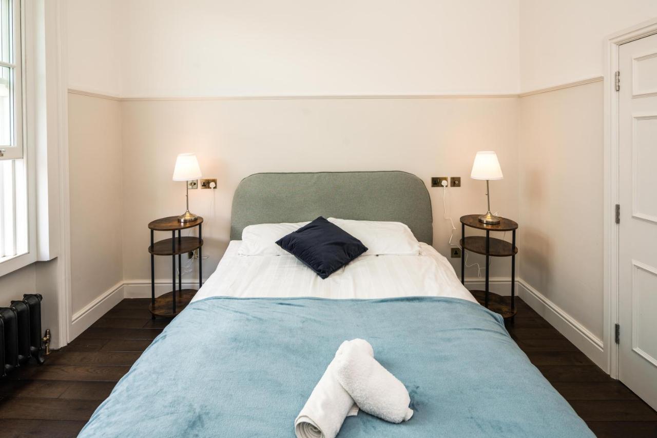 4 Bedroom House Up To 10 People At Heart Of Kensington And Chelsea لندن المظهر الخارجي الصورة