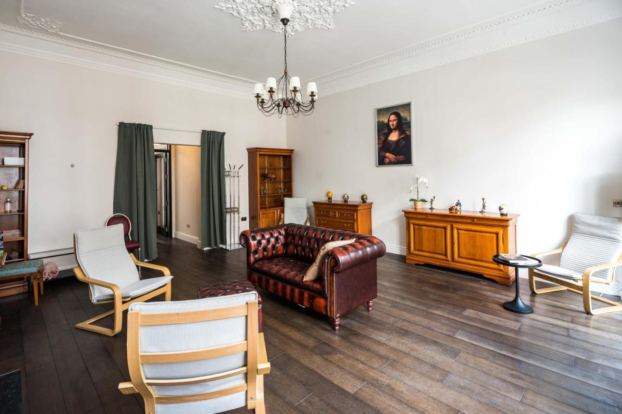 4 Bedroom House Up To 10 People At Heart Of Kensington And Chelsea لندن المظهر الخارجي الصورة