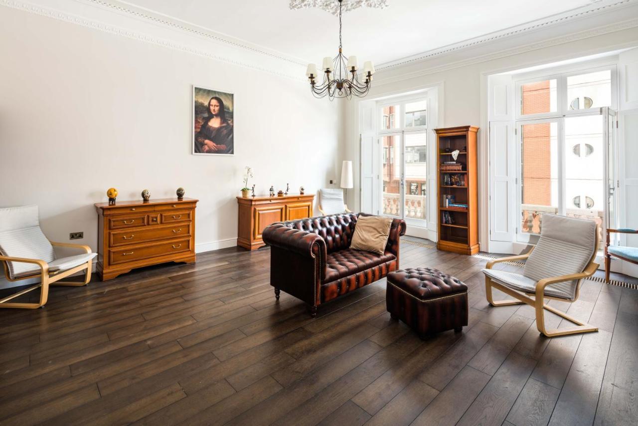 4 Bedroom House Up To 10 People At Heart Of Kensington And Chelsea لندن المظهر الخارجي الصورة