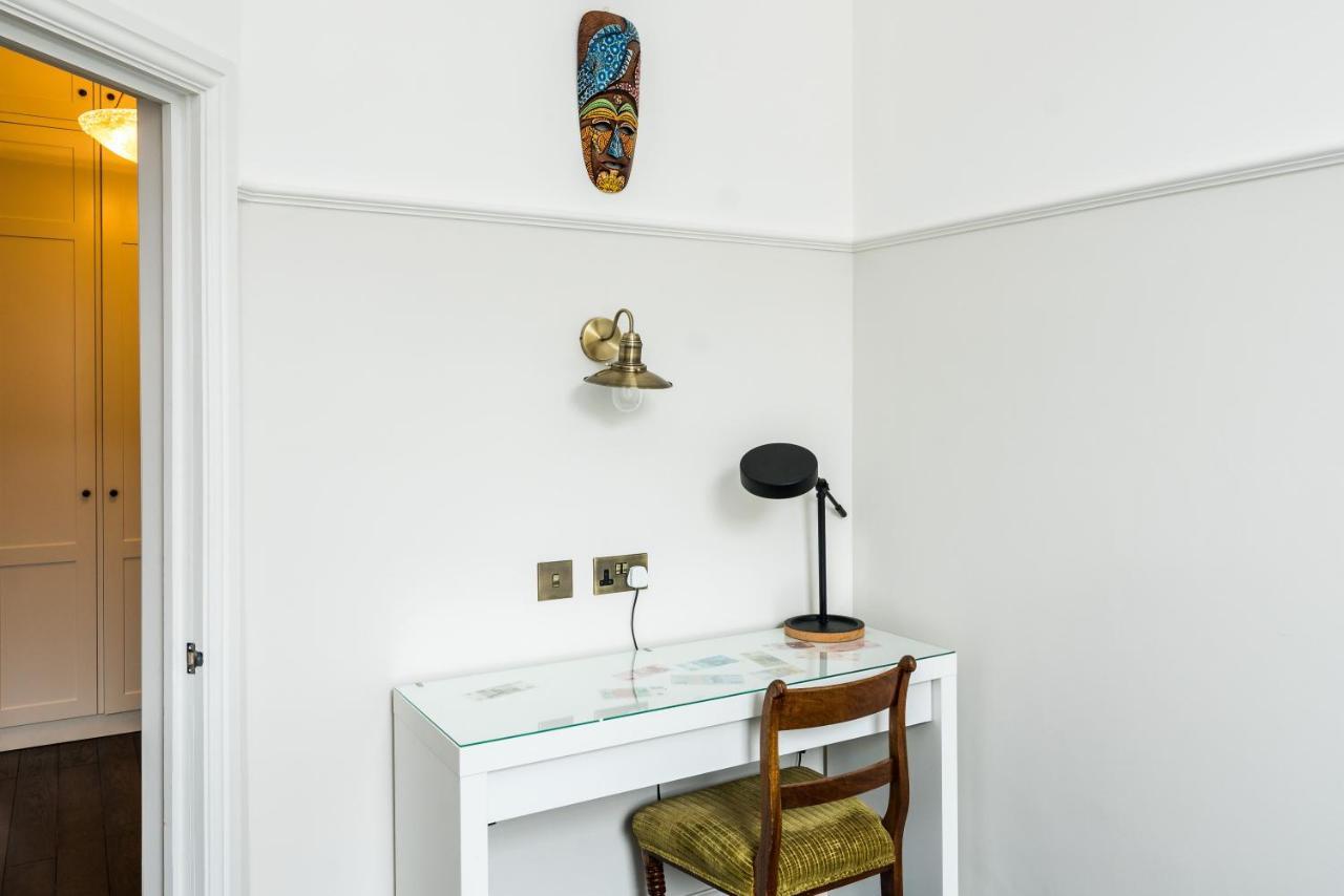 4 Bedroom House Up To 10 People At Heart Of Kensington And Chelsea لندن المظهر الخارجي الصورة
