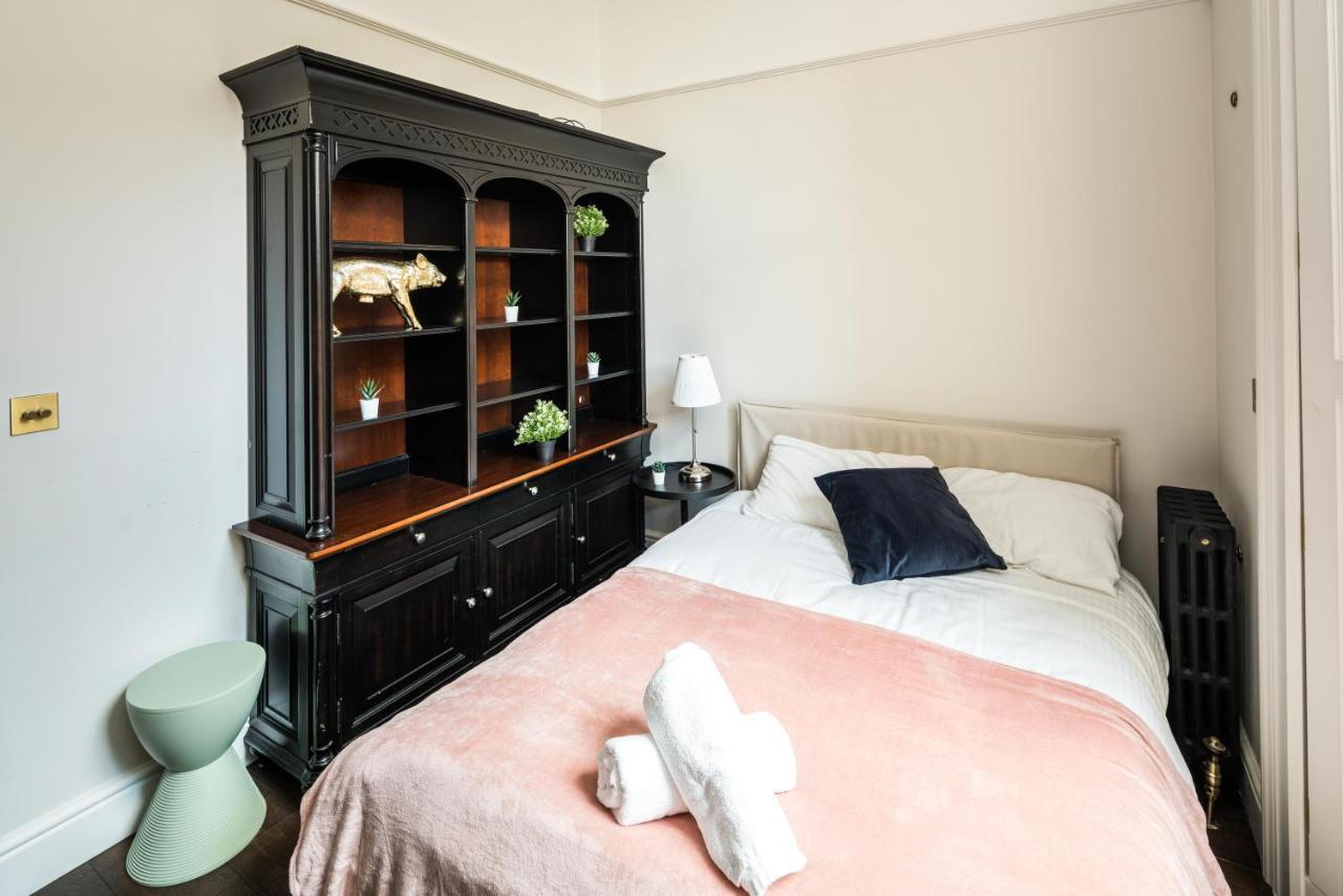 4 Bedroom House Up To 10 People At Heart Of Kensington And Chelsea لندن المظهر الخارجي الصورة